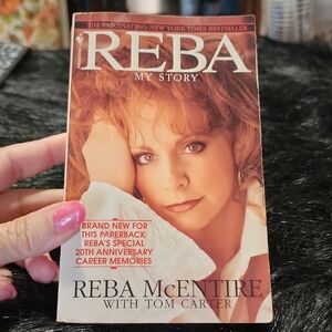 Reba McEntire 'My Story' Paperback Book. Used Condition . preowned.